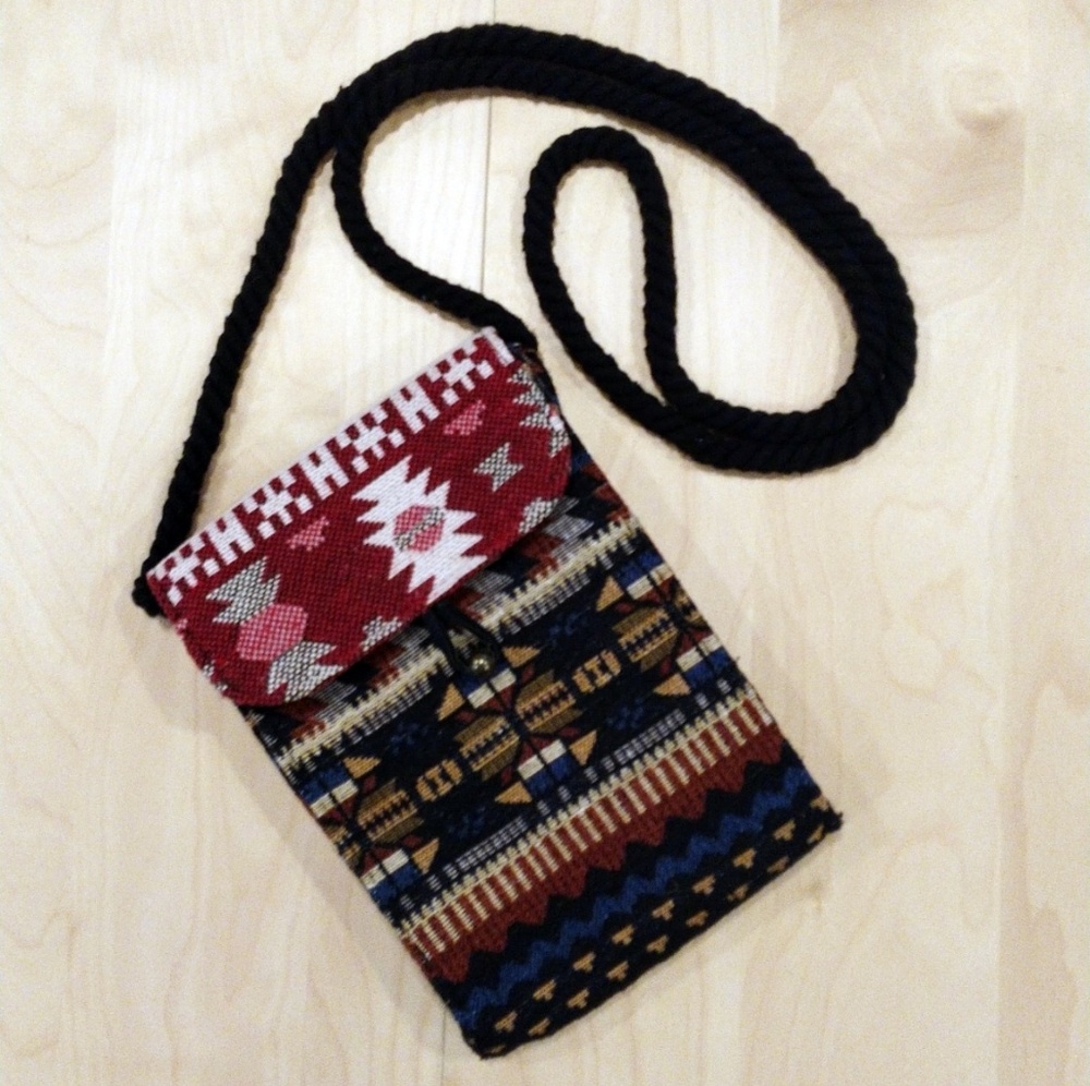 All'asta tapestry cross body bag. Tribal print